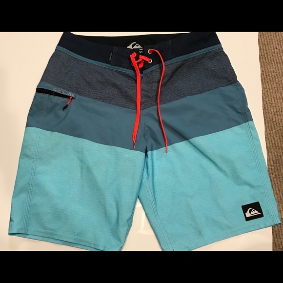 Boardshorts - Picture 2 of 8